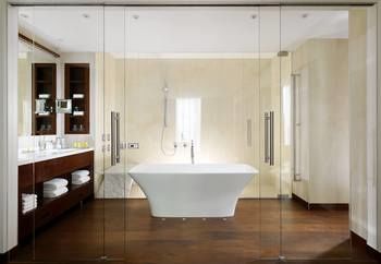 Deep Soaking Bathtub